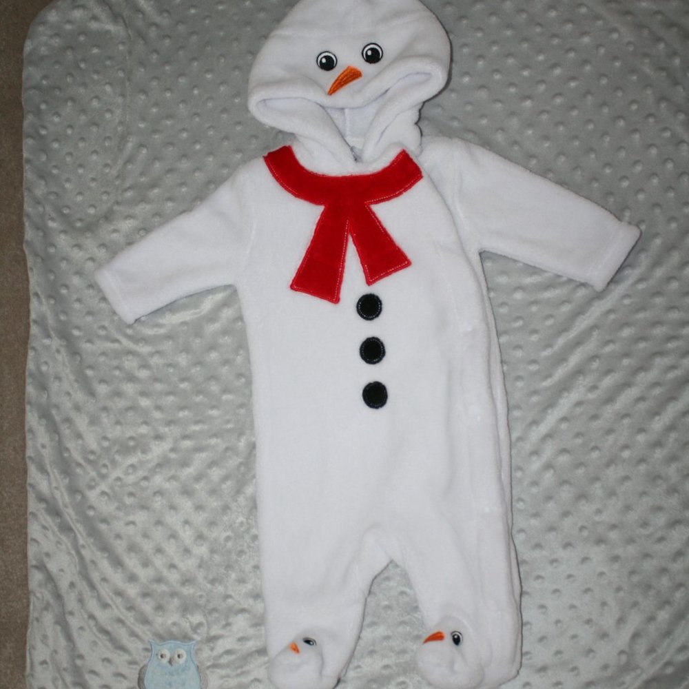 3/$20 Unisex baby fleece snowman sleeper 3 months